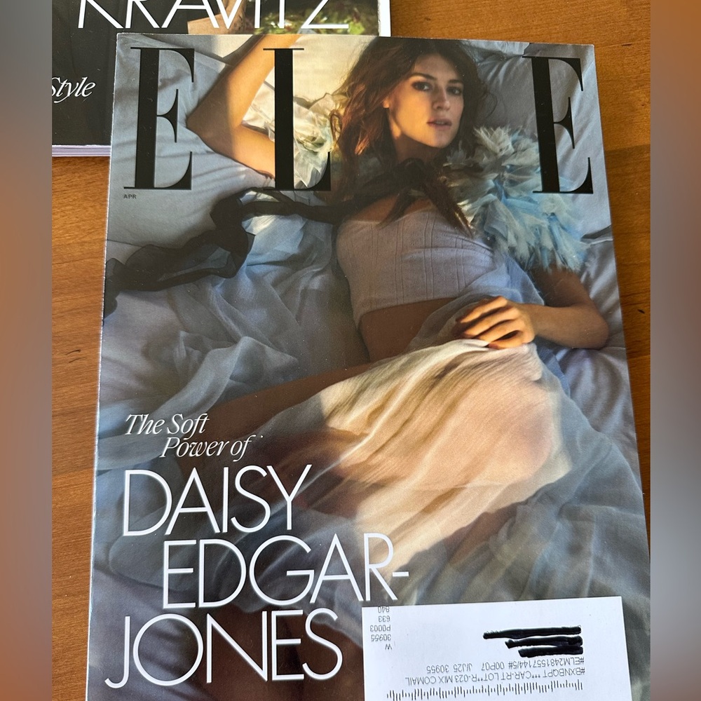 ELLE Magazines - (2) - Picture 2 of 4